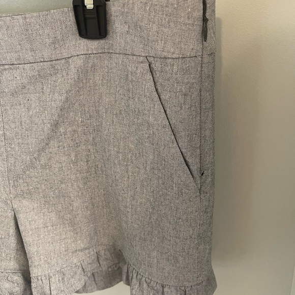 LOFT Side Zip Ruffle Shorts-12 - Picture 3 of 6